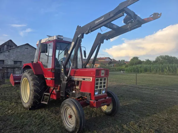 International 845XL
