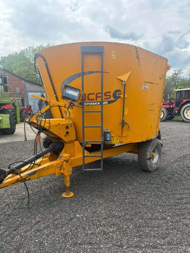 Lucas mixer prikolica