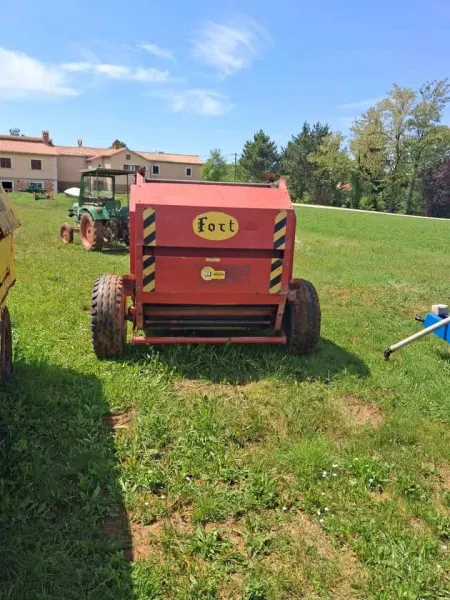 Slika 2: 2001 Ford F21 Junior