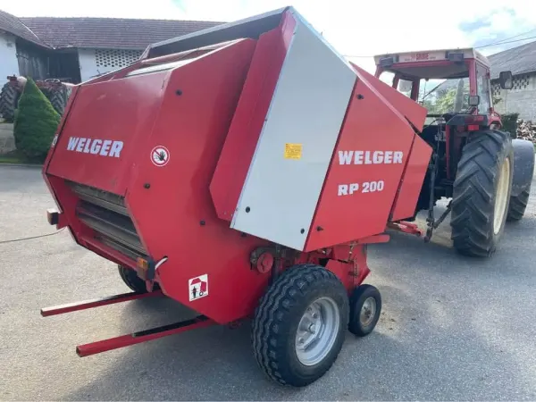 Slika 2: Rolo balirka Welger RP 200