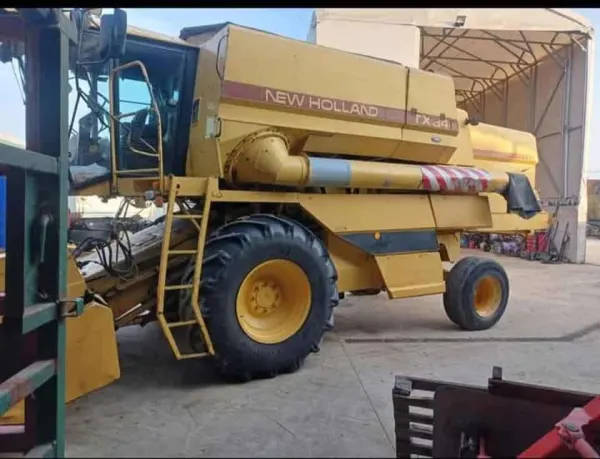 Prodajem kombajn New Holand TX34