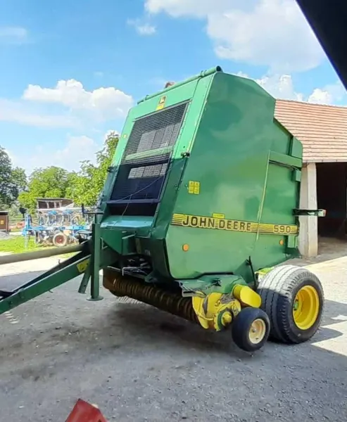 JOHN DEERE 590